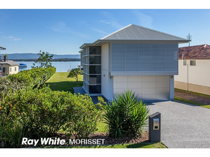 129 Grand Parade, Bonnells Bay NSW 2264