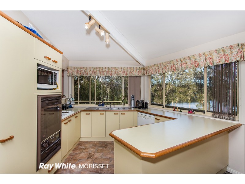 10 Rhodes Pde, Windermere Park NSW 2264