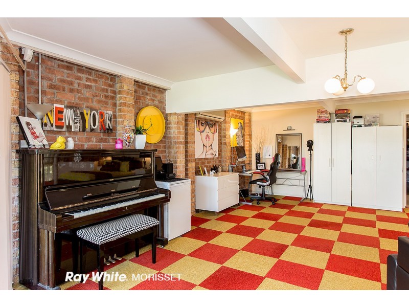 10 Rhodes Pde, Windermere Park NSW 2264