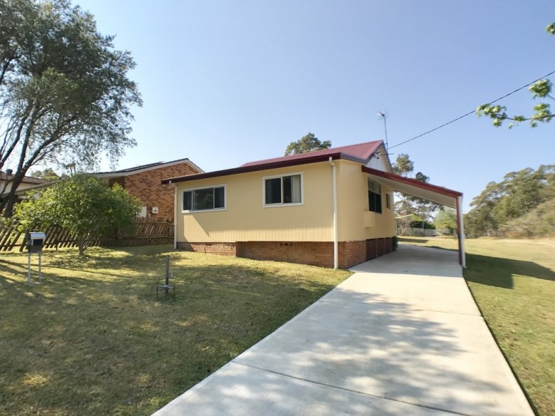 162 Macquarie Street, Morisset NSW 2264