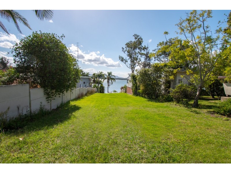 179 Grand Parade, Bonnells Bay NSW 2264