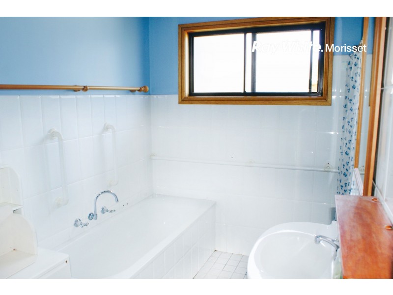 10 Churchill Crescent, Windermere Park NSW 2264