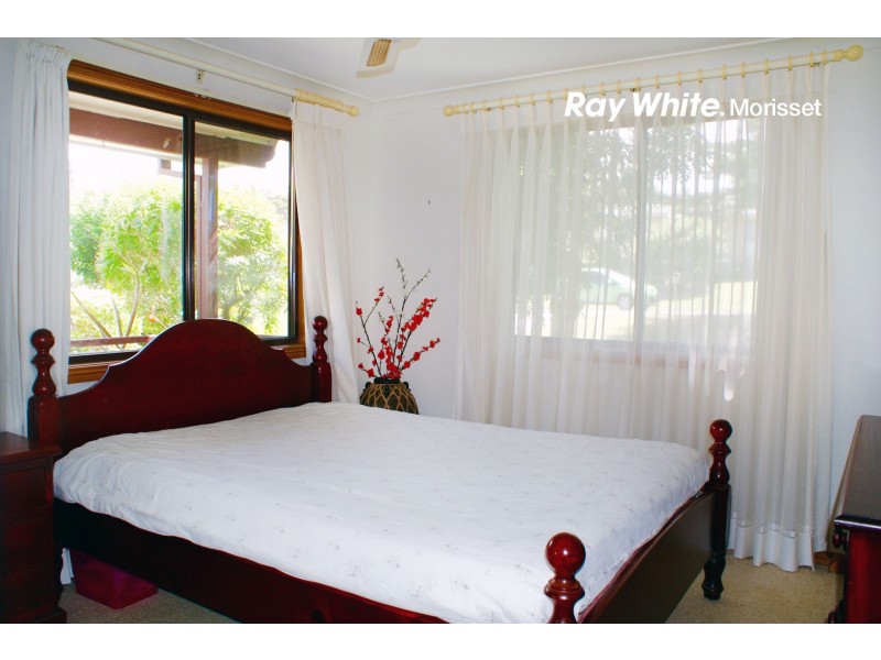 10 Churchill Crescent, Windermere Park NSW 2264