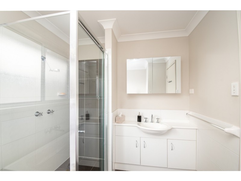 10 Blue Wren Dr, Cooranbong NSW 2265