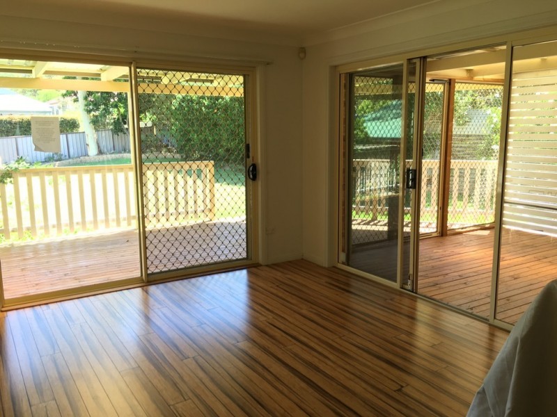 13 Churchill Cres, Windermere Park NSW 2264