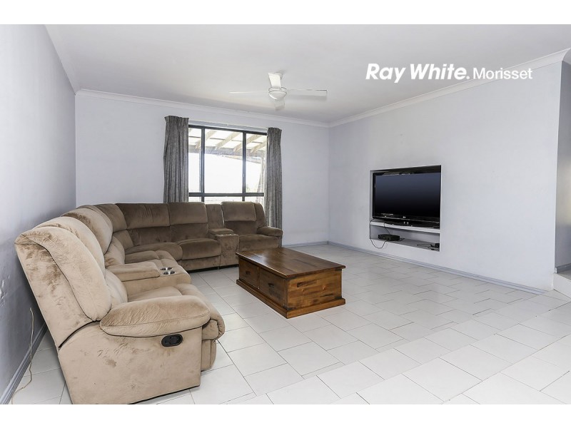 15 Pleasant Place, Morisset NSW 2264