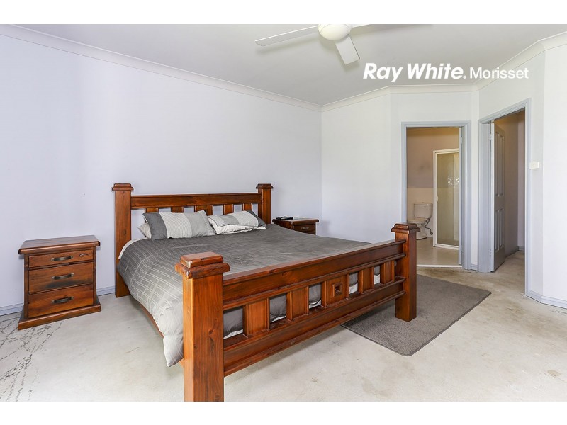 15 Pleasant Place, Morisset NSW 2264