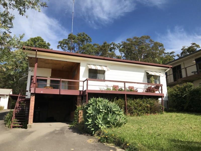 16 Maitland Ave, Sunshine NSW 2264
