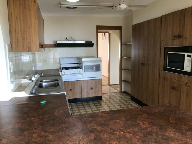 16 Maitland Ave, Sunshine NSW 2264