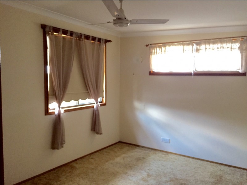 16 Maitland Ave, Sunshine NSW 2264