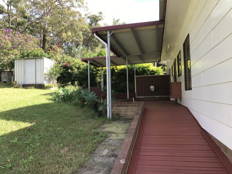 16 Maitland Ave, Sunshine NSW 2264