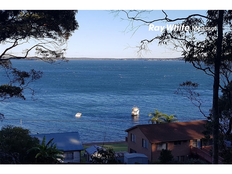 67 Beach Rd, Wangi Wangi NSW 2267