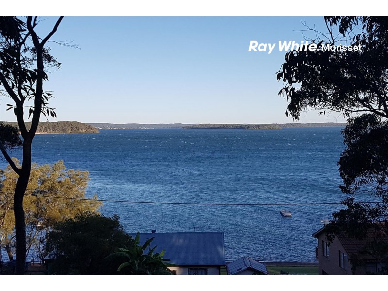 67 Beach Rd, Wangi Wangi NSW 2267