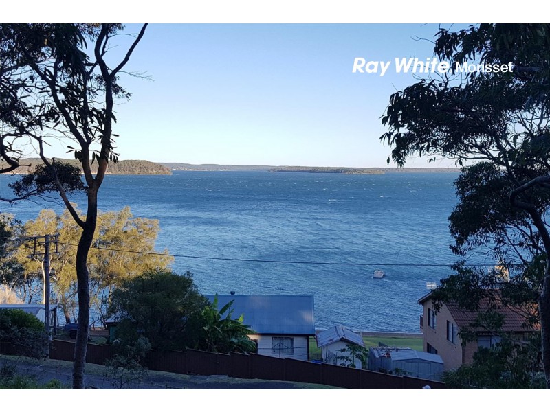 67 Beach Rd, Wangi Wangi NSW 2267