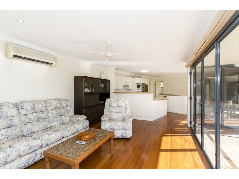 8 Alexander Parade, Arcadia Vale NSW 2283