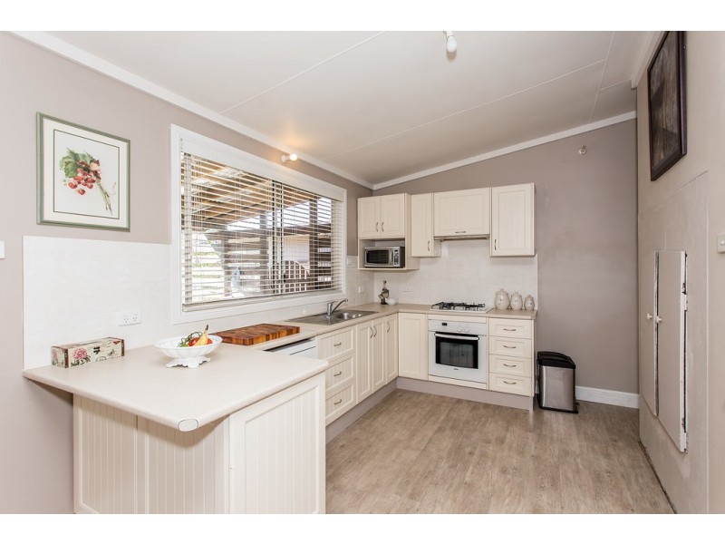 166 Bridge Street, Morisset NSW 2264
