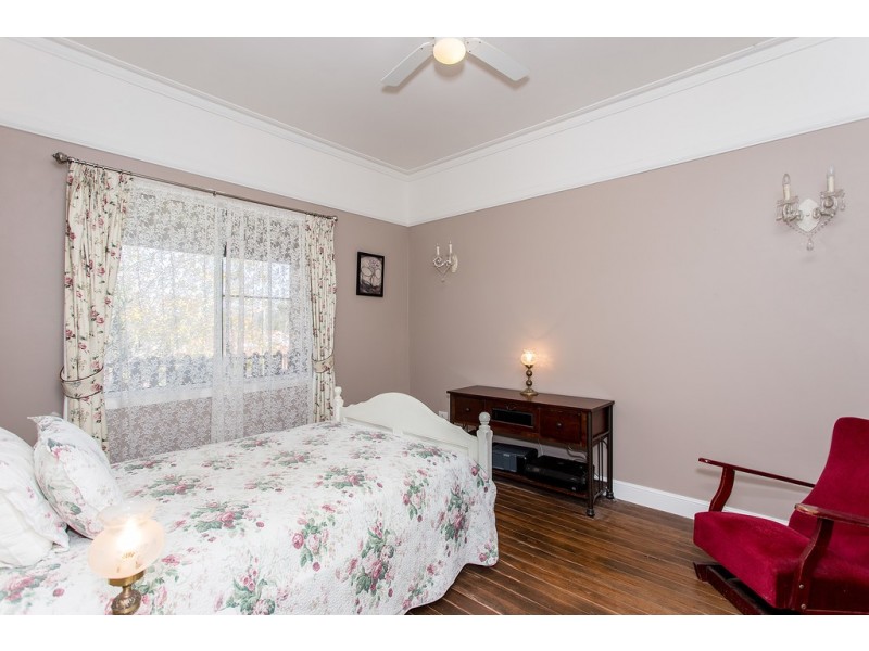 166 Bridge Street, Morisset NSW 2264