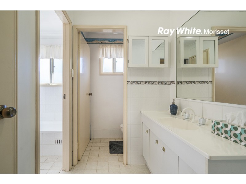 7 Churchill Crescent, Windermere Park NSW 2264