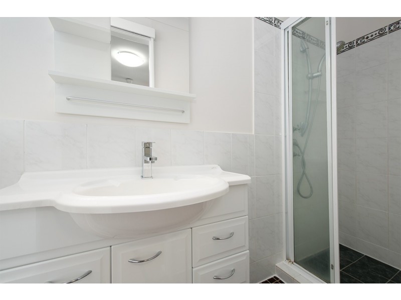 5/133 Central Avenue, Indooroopilly QLD 4068