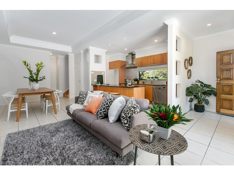 42 Foxton Street, Indooroopilly QLD 4068