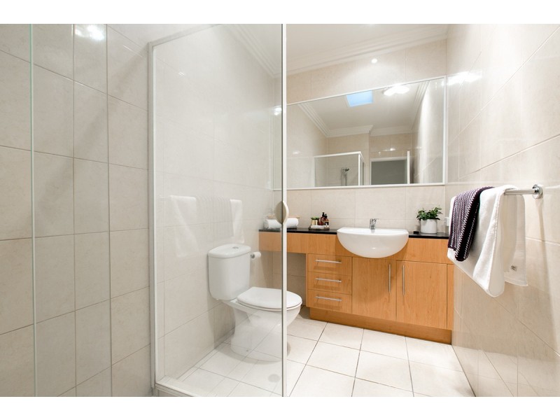 42 Foxton Street, Indooroopilly QLD 4068