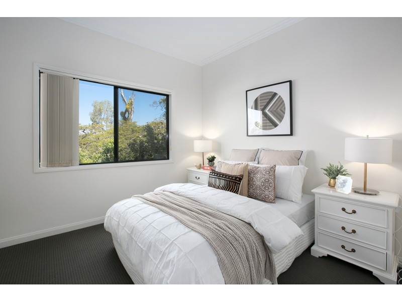 42 Foxton Street, Indooroopilly QLD 4068