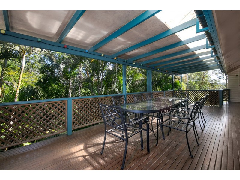 8 Balmore Street, Indooroopilly QLD 4068