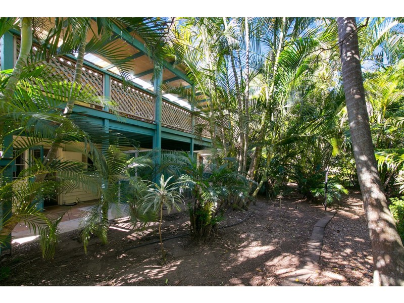 8 Balmore Street, Indooroopilly QLD 4068