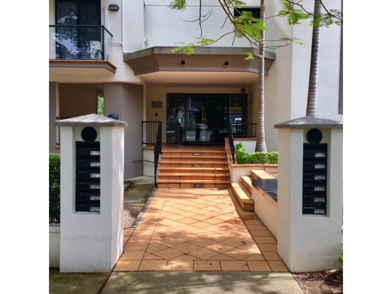 2/172 Macquarie Street, St Lucia QLD 4067