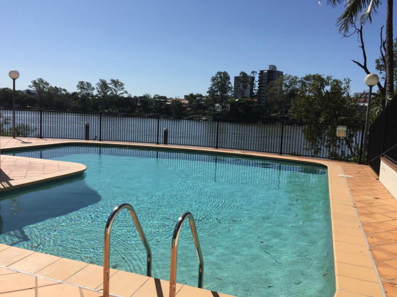 2/172 Macquarie Street, St Lucia QLD 4067