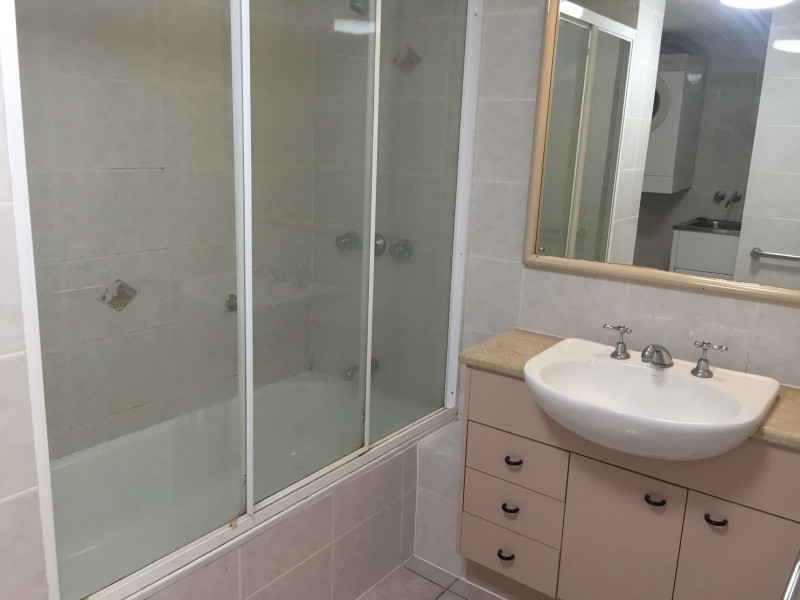 2/172 Macquarie Street, St Lucia QLD 4067