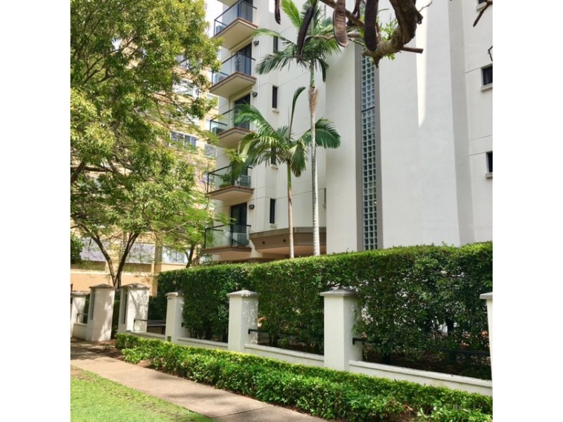 2/172 Macquarie Street, St Lucia QLD 4067