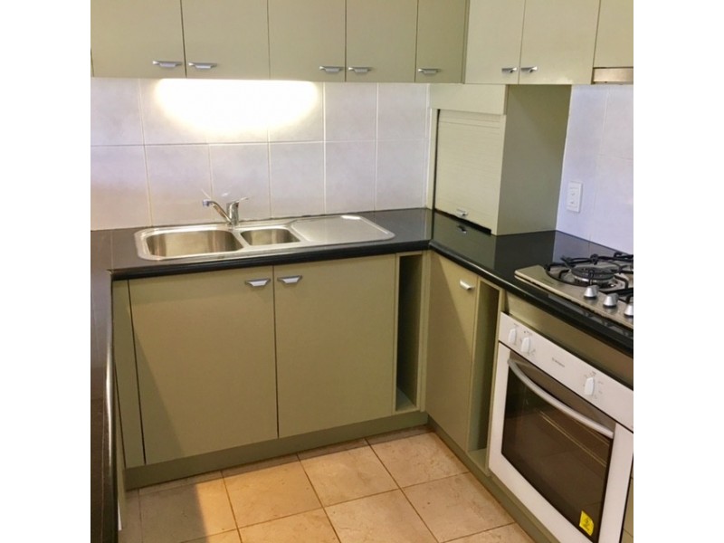 2/172 Macquarie Street, St Lucia QLD 4067