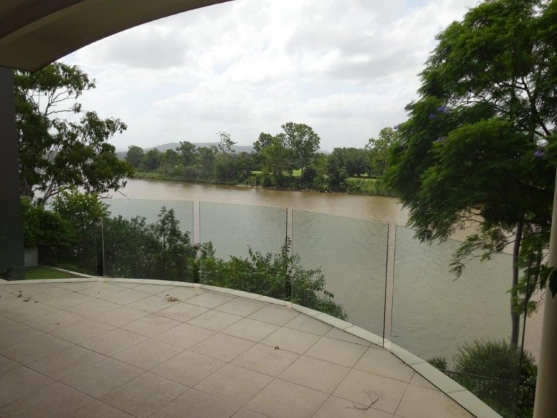 83 King Arthur Terrace, Tennyson QLD 4105