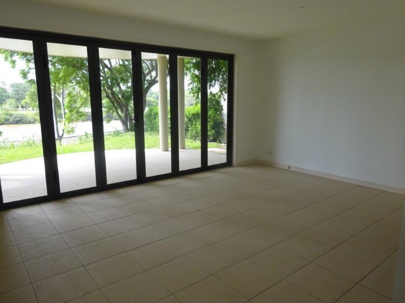 83 King Arthur Terrace, Tennyson QLD 4105