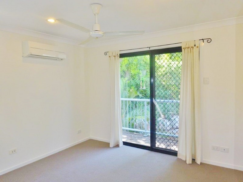 2/9. Eldon Street, Indooroopilly QLD 4068