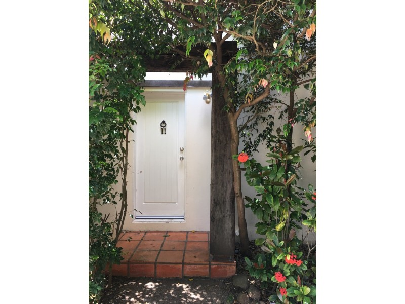 11/74 Sir Fred Schonell Drive, St Lucia QLD 4067