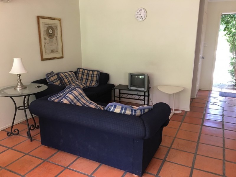 11/74 Sir Fred Schonell Drive, St Lucia QLD 4067