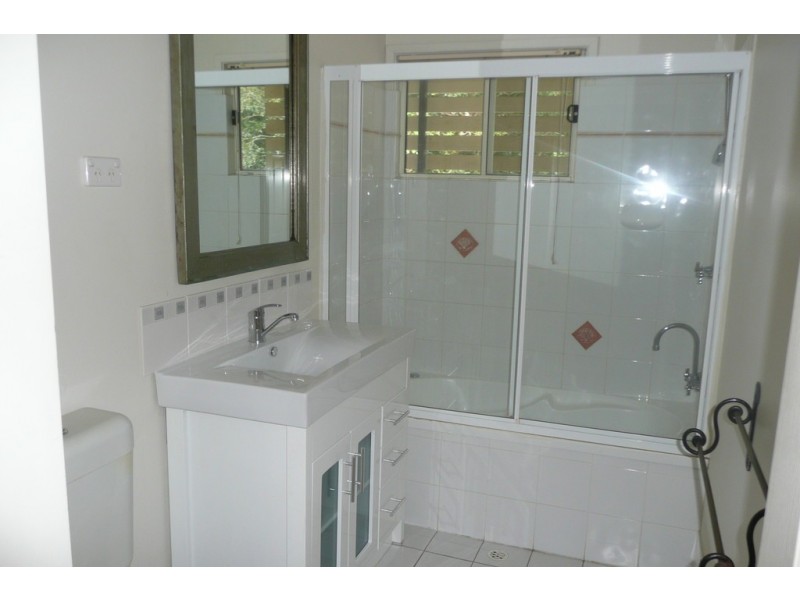 11/74 Sir Fred Schonell Drive, St Lucia QLD 4067