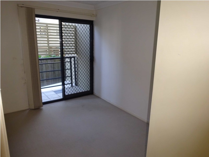 3/11. Grosvenor Road, Indooroopilly QLD 4068