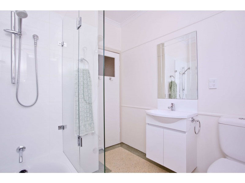 19 Rankin Street, Indooroopilly QLD 4068