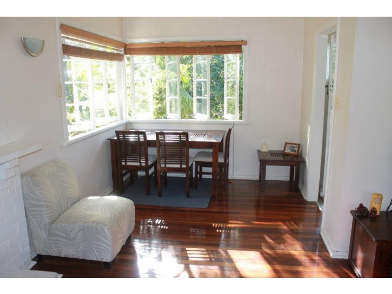 35 Taringa Parade, Indooroopilly QLD 4068