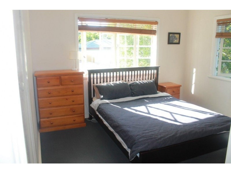 35 Taringa Parade, Indooroopilly QLD 4068