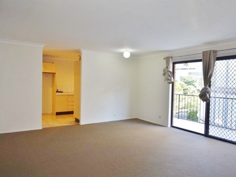 4/58 Underhill Avenue, Indooroopilly QLD 4068