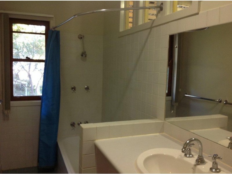 22 Dobell Street, Indooroopilly QLD 4068