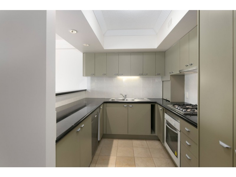 2/172 Maquarie Street., St Lucia QLD 4067