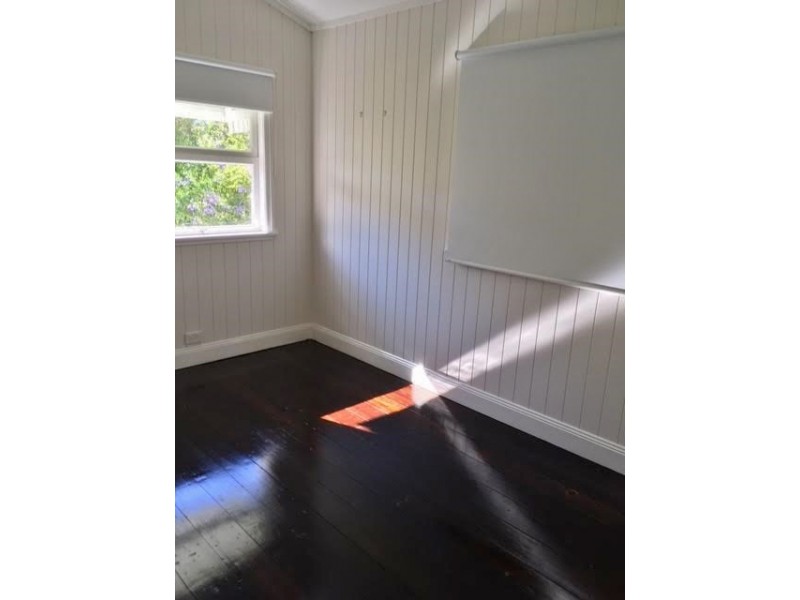 28 Dennis Street, Indooroopilly QLD 4068