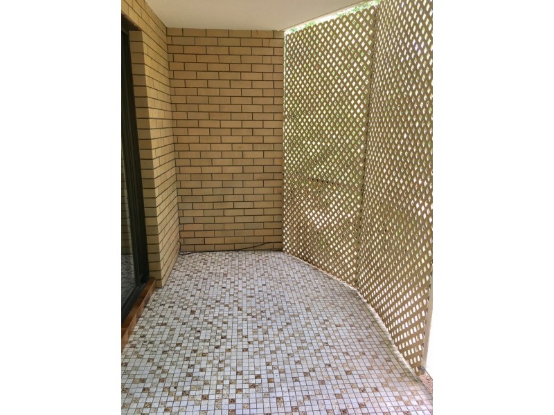 2/18 Foxton Street, Indooroopilly QLD 4068