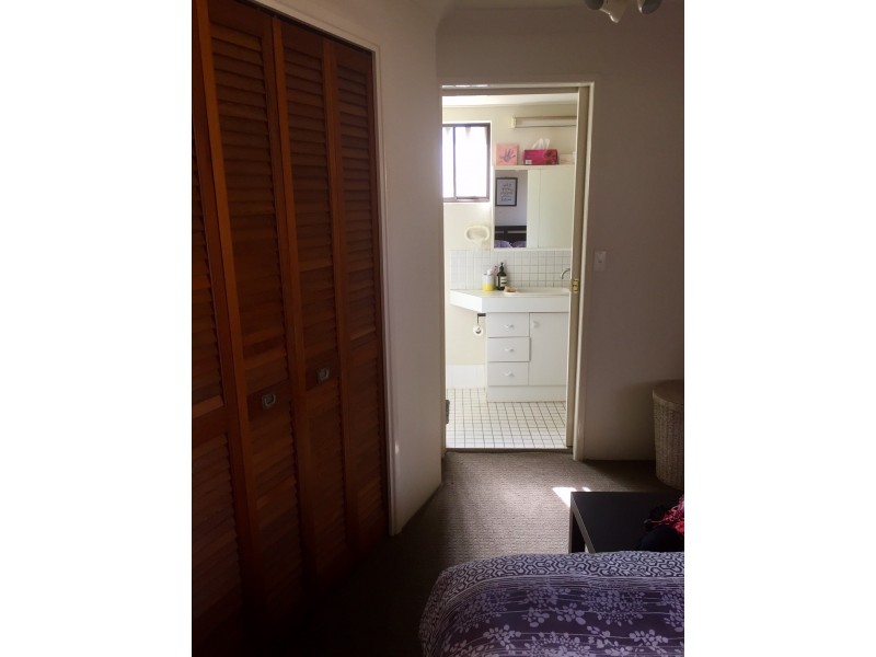 2/116 Clarence Road, Indooroopilly QLD 4068