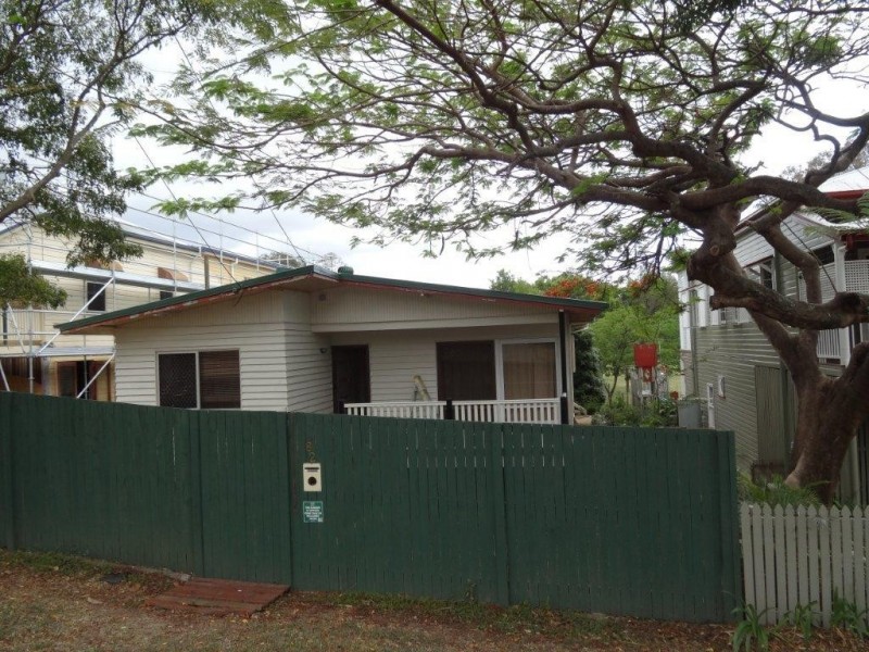 82 White Street, Graceville QLD 4075